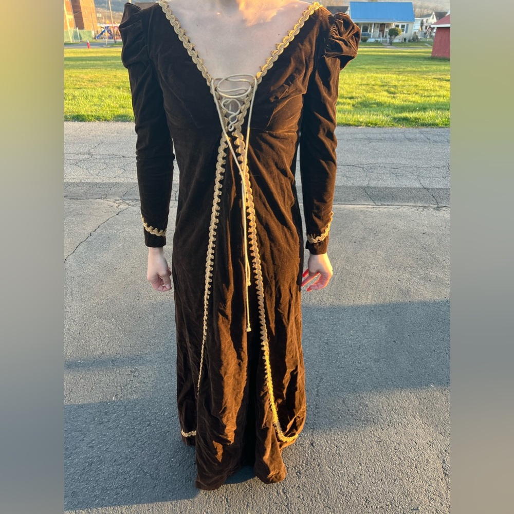Black label brown Gunne sax